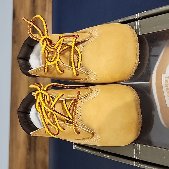 Timberland Infant Crib Bootie W /HAT Tan Brwn Gift Set Babies Unisex Wheat 9589R - Picture 1 of 9